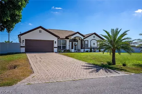 1909 NE 1st Pl, Cape Coral, FL 33909