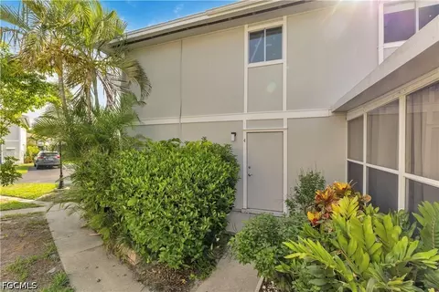 328 Royal Canadian Trce #4, Fort Myers, FL 33907