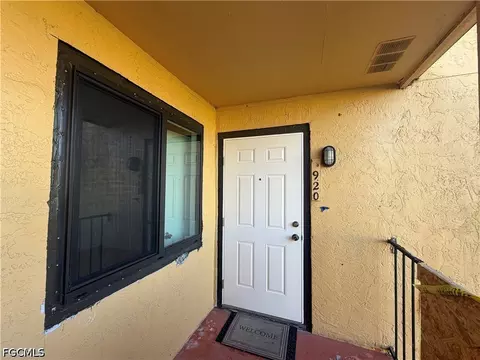 2925 Winkler Ave #920, Fort Myers, FL 33916