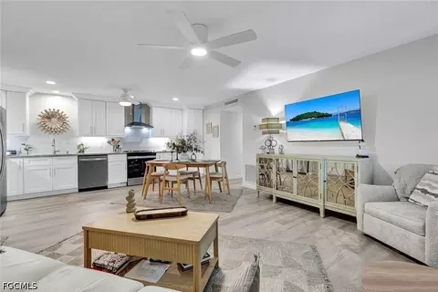 1721 Birchwood Ln #4, Fort Myers, FL 33908