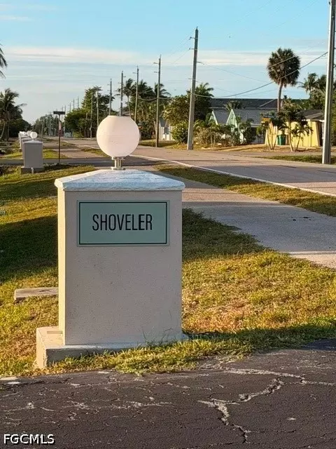 13640 Shoveler Dr, Fort Myers, FL 33908