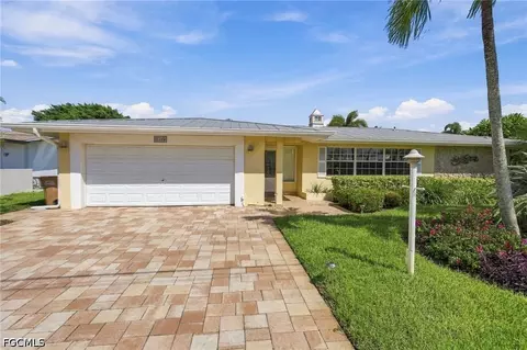 5305 Malaluka Ct, Cape Coral, FL 33904