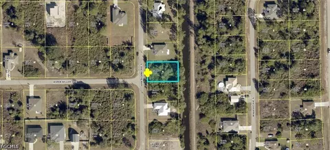 511 Hawthorne Ave S, Lehigh Acres, FL 33974