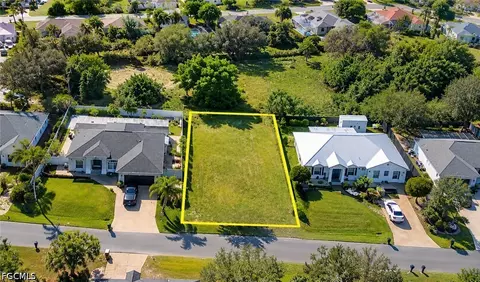 6230 Castlewood Cir, Fort Myers, FL 33905