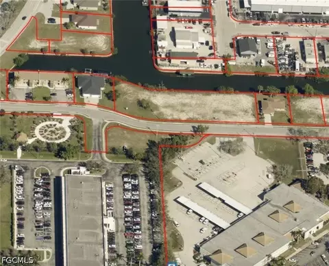809 SE 10th St, Cape Coral, FL 33990