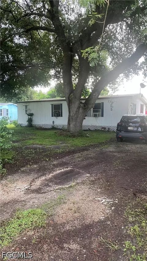 8065 Ebson Dr, North Fort Myers, FL 33917