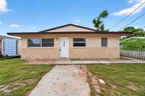 15121514 Oak Dr, Fort Myers, FL 33907