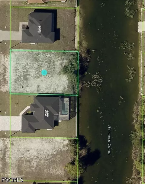 701 NW 8th Ter, Cape Coral, FL 33993