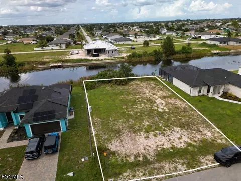 701 NW 8th Ter, Cape Coral, FL 33993