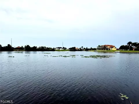 1812 NW 9th St, Cape Coral, FL 33993