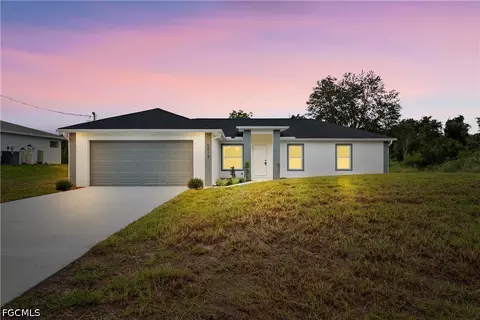 6018 Paula Ave N, Lehigh Acres, FL 33971