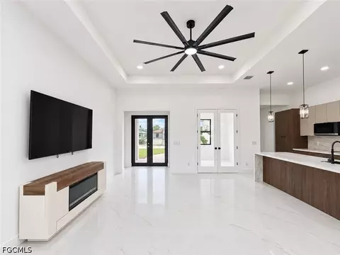 2127 NE 34th Ter, Cape Coral, FL 33909