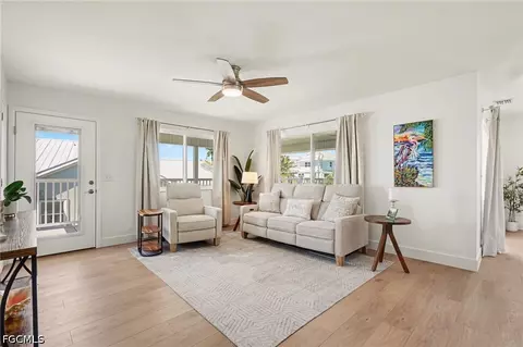 942 Prescott St, Fort Myers Beach, FL 33931