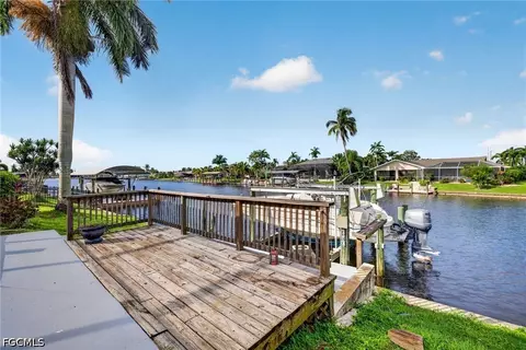 3754 SE 1st Pl, Cape Coral, FL 33904