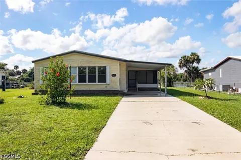 2425 Zoysia Ln, North Fort Myers, FL 33917