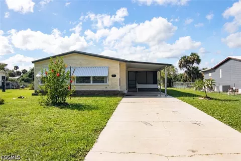 2425 Zoysia Ln, North Fort Myers, FL 33917