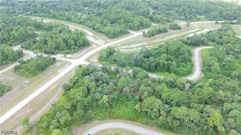 808 David Scott Pl, Labelle, FL 33935 photo 2