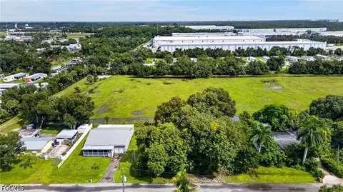2566 Dryden Cir, Fort Myers, FL 33905