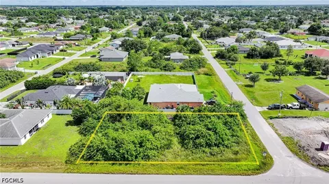 3918 7th St SW, Lehigh Acres, FL 33976