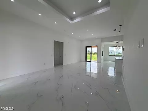 Living - 129 Carousel Ave, Labelle, FL 33935 photo 2 of 3