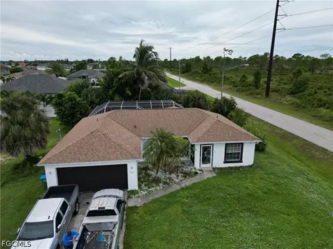 800 NE 44th Ln, Cape Coral, FL 33909