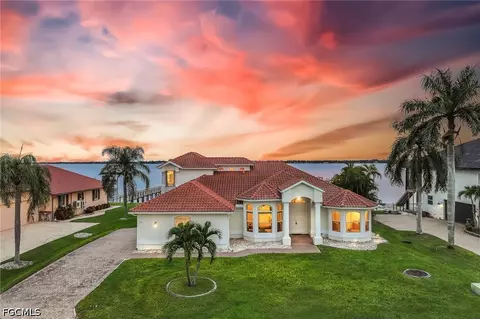 6140 River Shore Ct, North Fort Myers, FL 33917