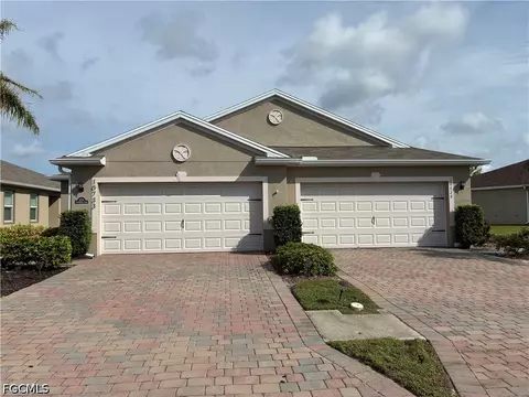 10733 Crossback Ln, Lehigh Acres, FL 33936