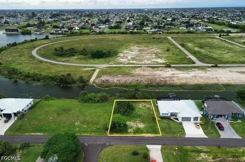 2118 NE 13th Ave, Cape Coral, FL 33909