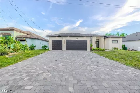 920 SE 5th Ter, Cape Coral, FL 33990