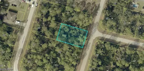 572 Parker Ave S, Lehigh Acres, FL 33974
