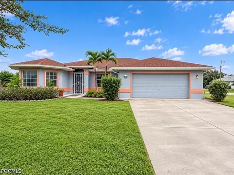 902 Susan Ave N, Lehigh Acres, FL 33971