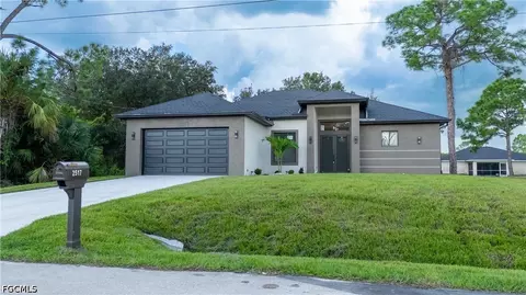 2517 39th St W, Lehigh Acres, FL 33971