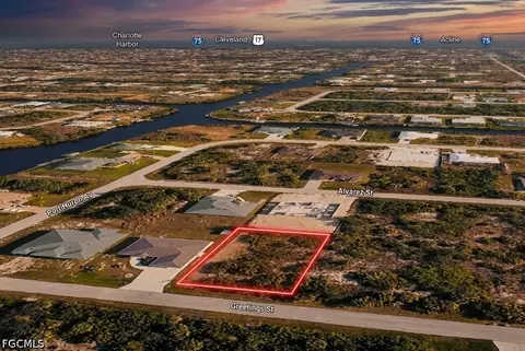 10022 Greetings St, Port Charlotte, FL 33981