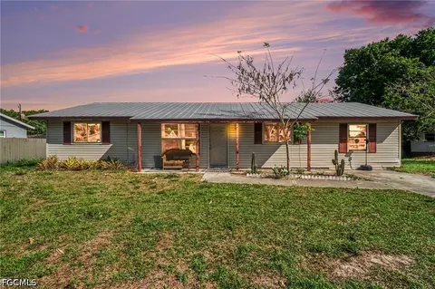 13826 5th St, Fort Myers, FL 33905