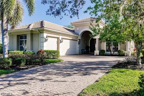 3200 Cypress Marsh Dr, Fort Myers, FL 33905