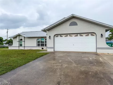 317 SE 25th Ter, Cape Coral, FL 33904