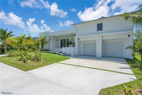 824 Rose Ct, Marco Island, FL 34145