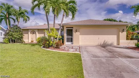 929 SE 6th Ter, Cape Coral, FL 33990