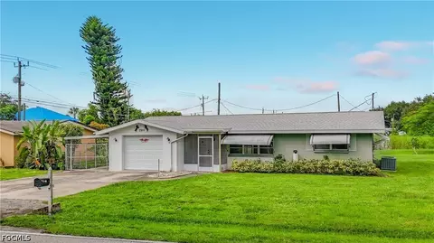 2901 Parkview Dr, Fort Myers, FL 33905