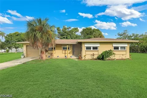 5248 Versaille Ct, Cape Coral, FL 33904