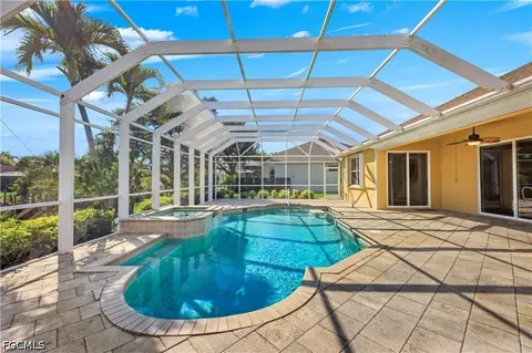 9214 Palm Island Cir, North Fort Myers, FL 33903