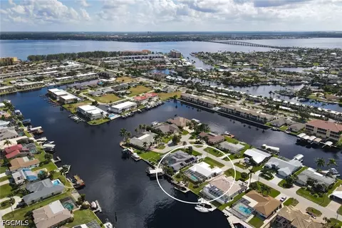 1717 SE 41st St, Cape Coral, FL 33904
