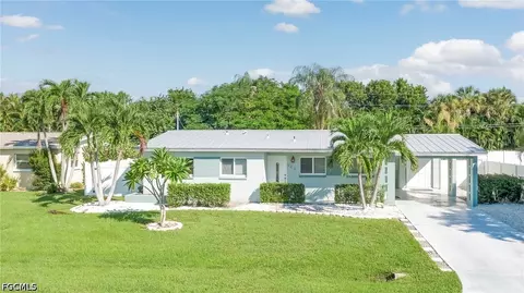 843 Lake Mcgregor Dr, Fort Myers, FL 33919