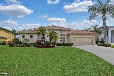12464 Pebble Stone Ct, Fort Myers, FL 33913