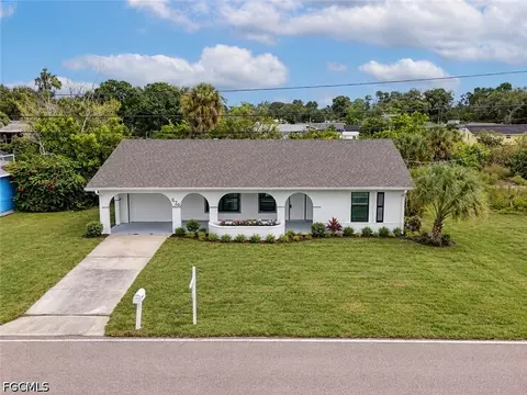 1570 Inverness St, Port Charlotte, FL 33952