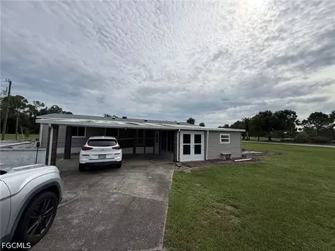 19260 Arrowhead Ln, North Fort Myers, FL 33903