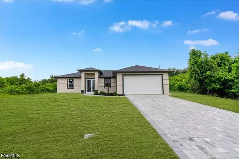 2820 2nd St W, Lehigh Acres, FL 33971