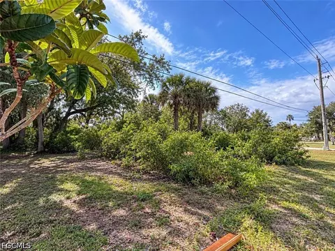 1563 Sheehan Blvd, Port Charlotte, FL 33952