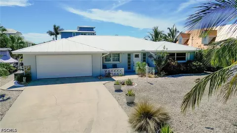 2277 Sapodilla Ln, Saint James City, FL 33956