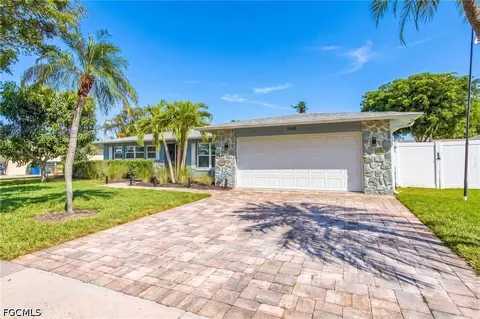 1468 N Larkwood Sq, Fort Myers, FL 33919